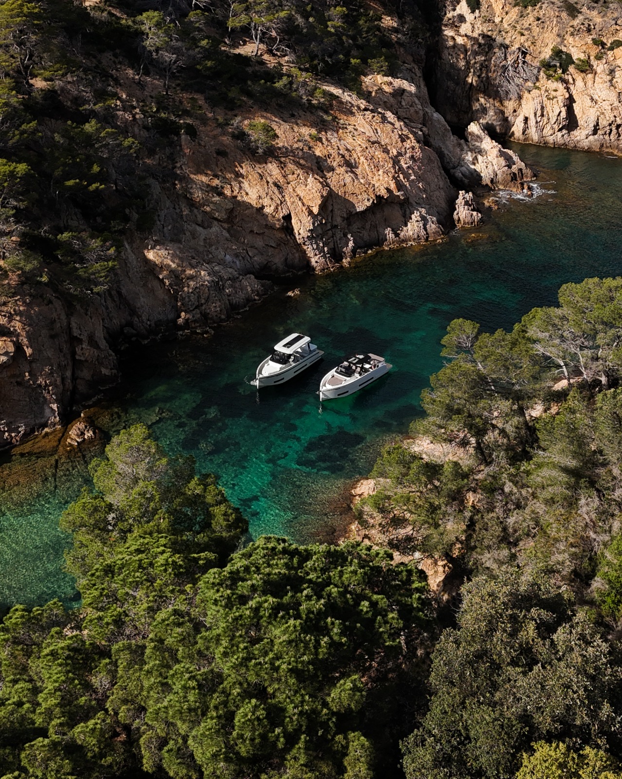 De Antonio Yachts Club Sotogrande lifestyle