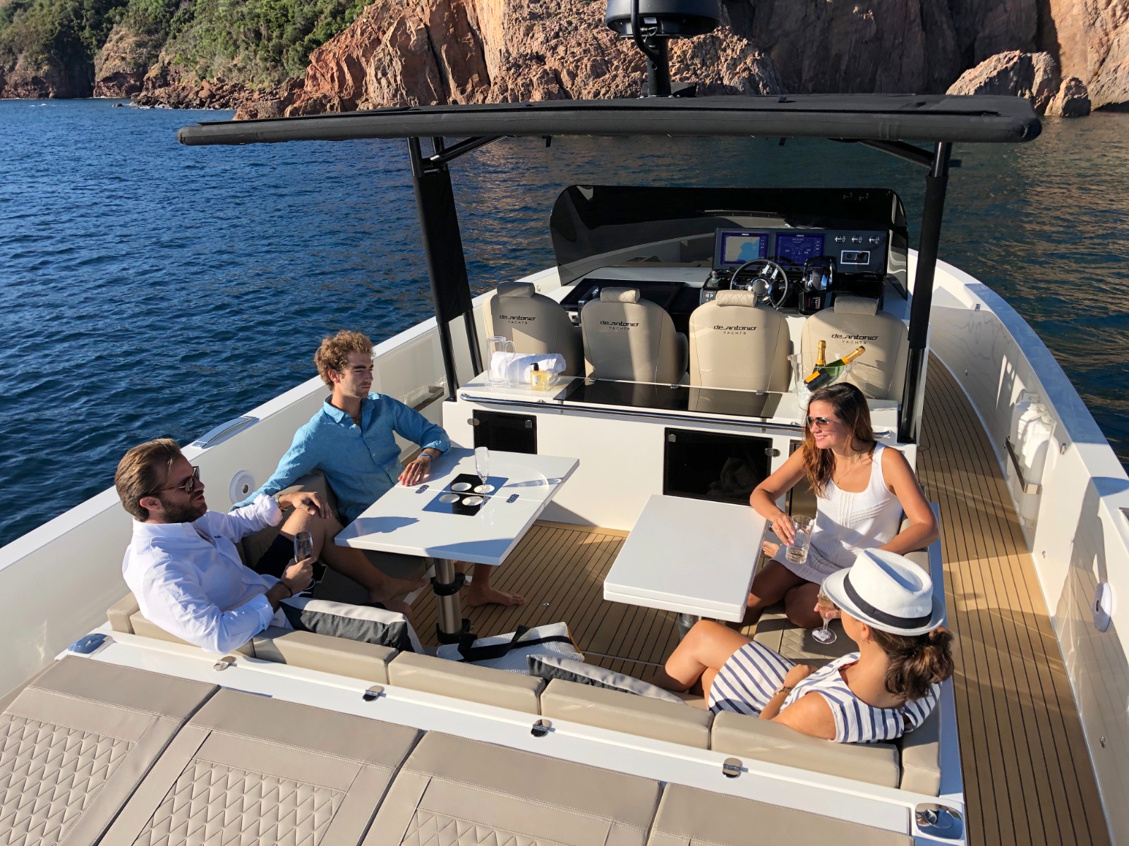De Antonio D42 exterior